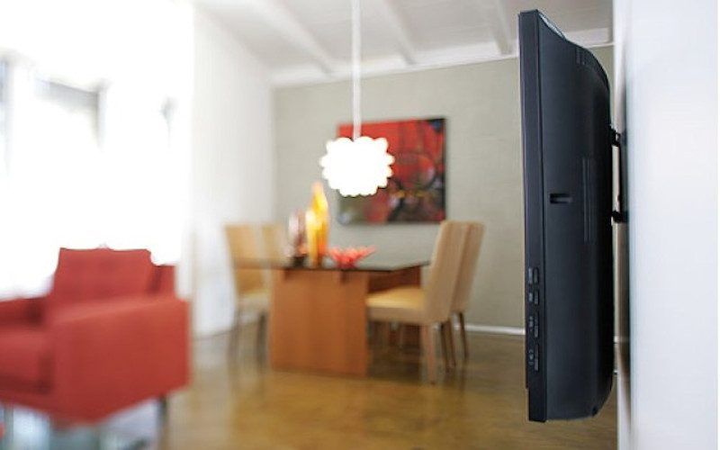 OmniMount Model 1N1-S, 13-32 inch HDTV cố định treo tường đã được đánh giá