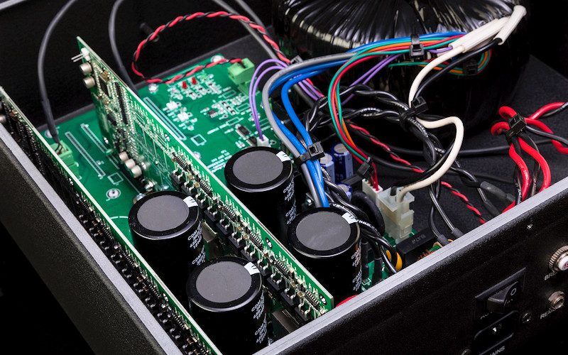 Digital Amplifier Company MEGAschino Leistungsverstärker Bewertet