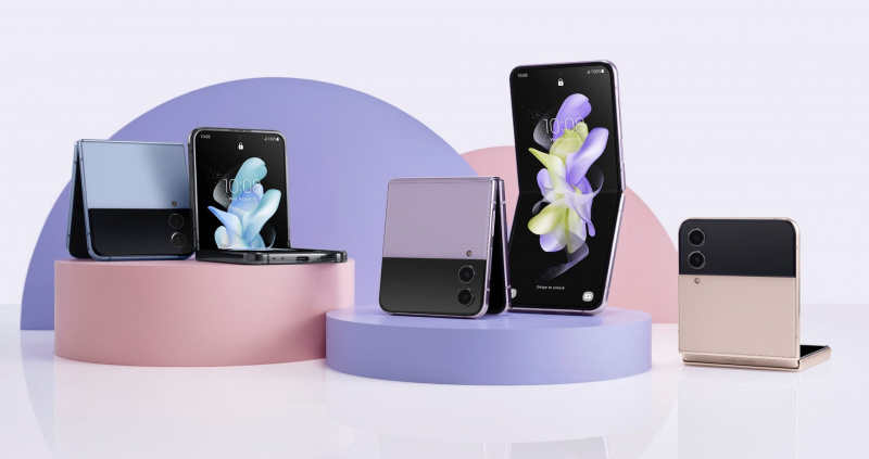 Samsung Galaxy Z Flip 4 مقابل Motorola Moto Razr 2022: ما هو أفضل هاتف فليب صغير؟