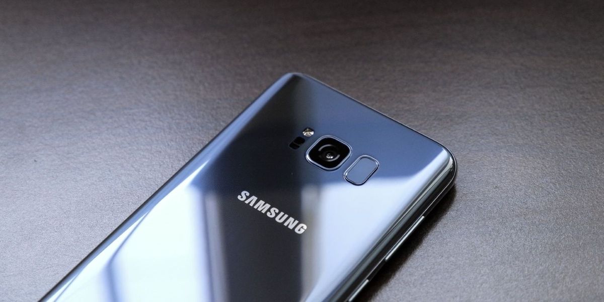 Com s'activen les notificacions de tall de càmera LED als telèfons Samsung