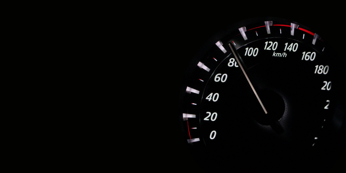 De 7 bästa hastighetsmätarapparna för Android och iOS