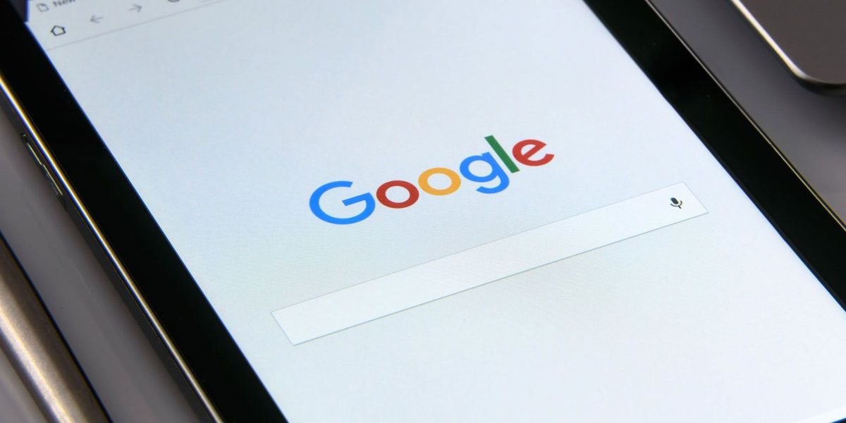 ما هو Google Discover؟ كيفية استخدام Google Feed على Android