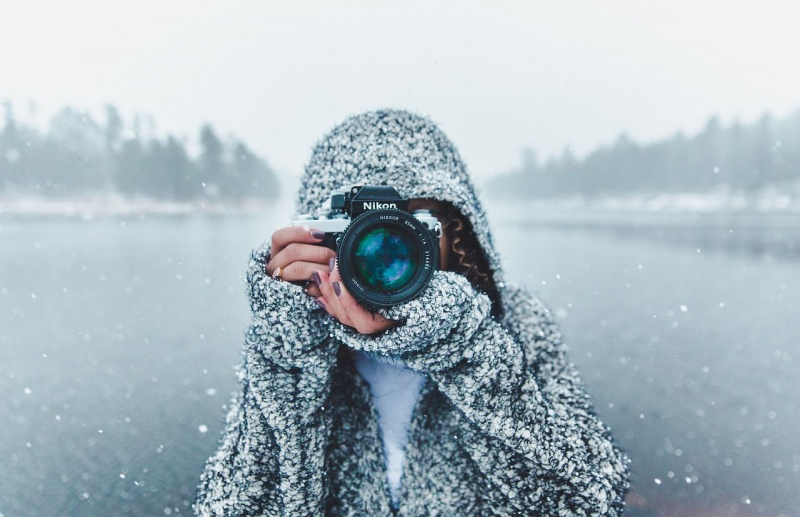   Fotograf v snegu