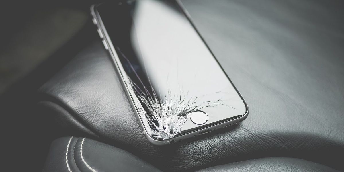 Как да смените повредения екран на телефона