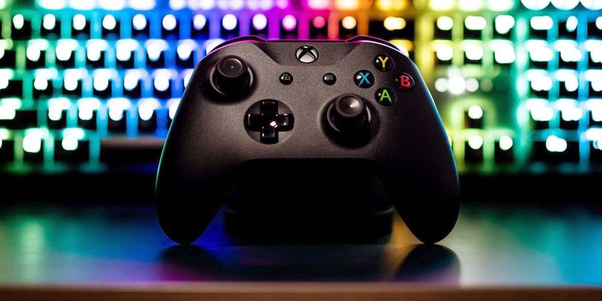 كيفية تفكيك جهاز التحكم Xbox One الخاص بك