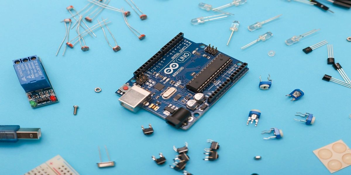11 nemme og spændende Arduino -projekter til at lære dine børn elektronik