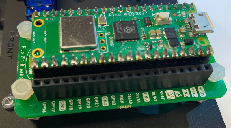 Hoe te solderen Header Pins op een Raspberry Pi Pico