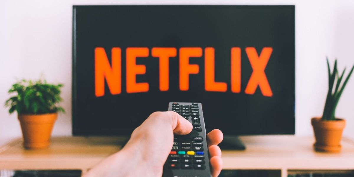Hogyan telepítsük a Netflixet a TV -re
