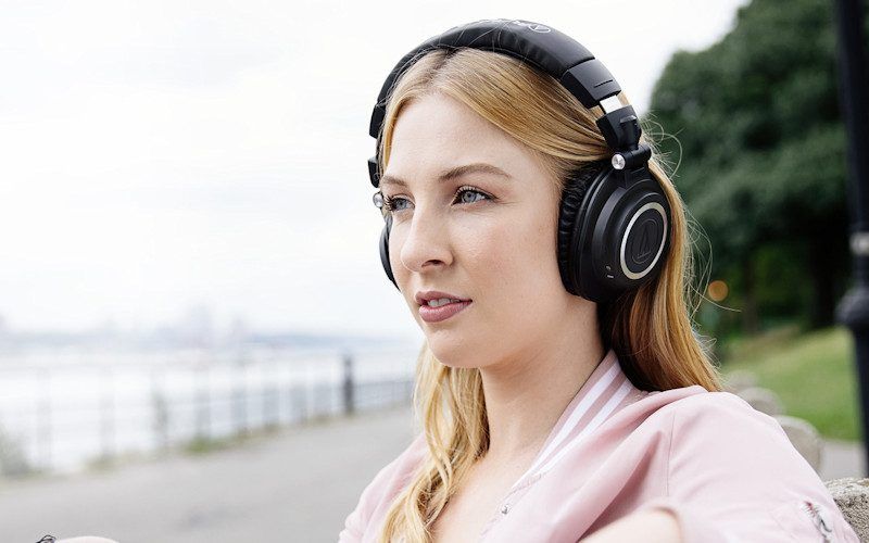 Audio-Technica introducerer ATH-M50xBT trådløse over-øretelefoner