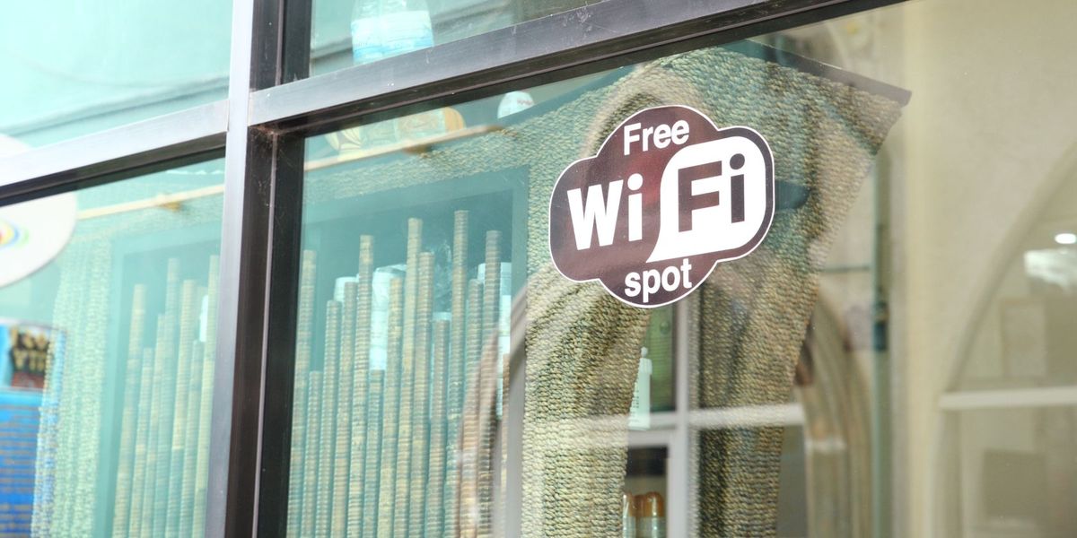 Com trobar punts d'accés Wi-Fi gratuïts a prop vostre