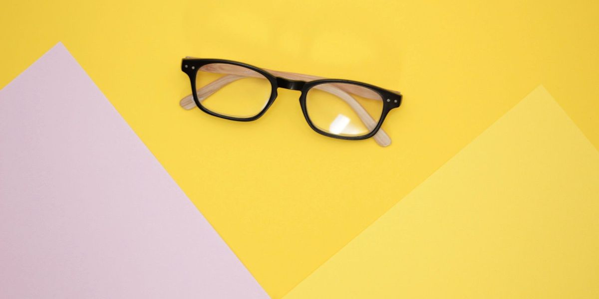 جرب النظارات على صورتك عبر الإنترنت للعثور على الإطارات المثالية