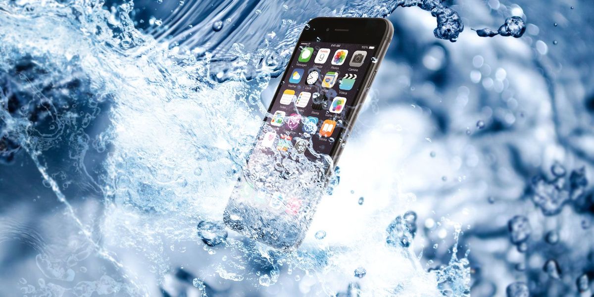 Как починить iPhone, поврежденный водой