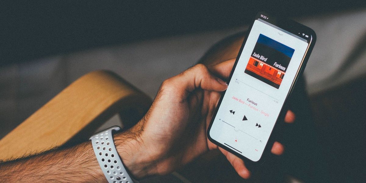 Slik laster du ned sanger automatisk ved hjelp av smarte spillelister på Apple Music