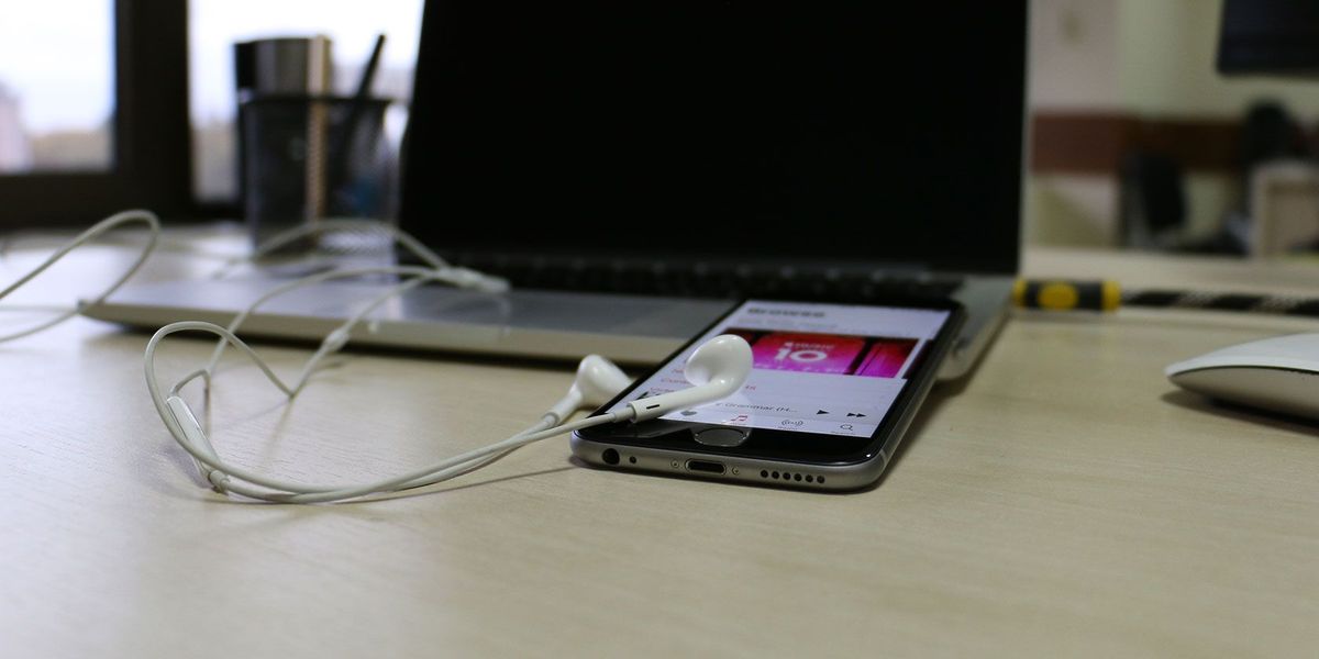 Cara Menyegerakkan iPhone Anda ke iTunes dan Kembali