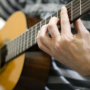 Soita kitaraa paremmin väliä miten luet musiikkia TuxGuitarin avulla