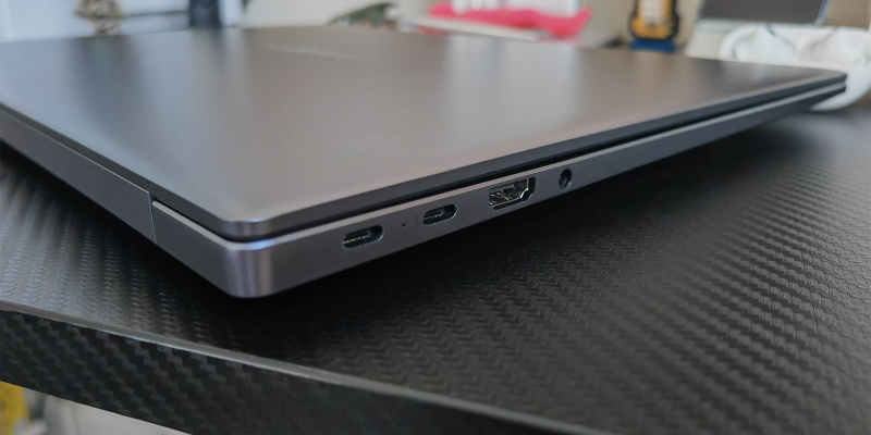   Huawei MateBook 16s USB-c पोर्ट