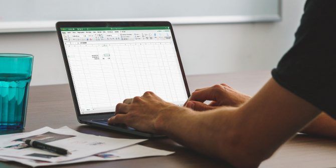 كيفية الجمع بين عمودين في Microsoft Excel (طريقة سريعة وسهلة)