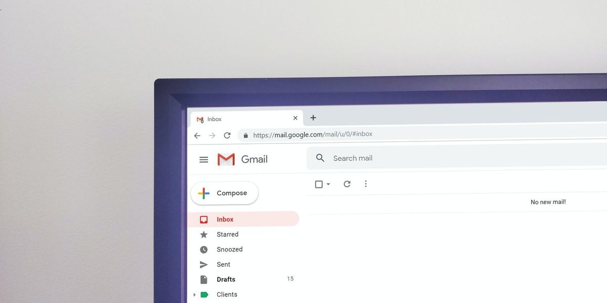 Jak posortować skrzynkę odbiorczą Gmaila według nadawcy, tematu i etykiety?