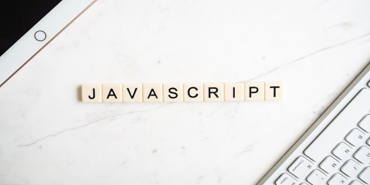 Jak stworzyć kod wielokrotnego użytku w JavaScript za pomocą wzorców projektowych?