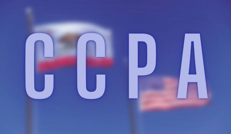   رسائل CCPA شوهدت على صورة مشوشة تظهر أعلام كاليفورنيا والولايات المتحدة