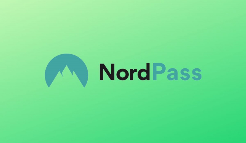   녹색 배경에 보이는 NordPass 로고