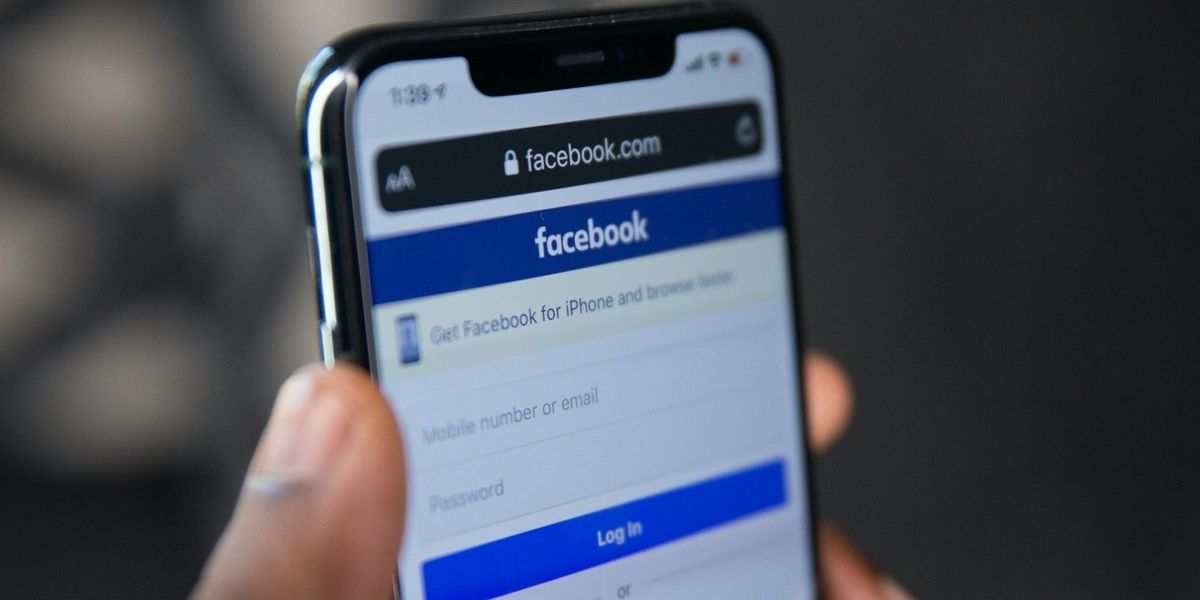 Facebook, um verwandte Gruppendiskussionen in Ihren Newsfeed aufzunehmen