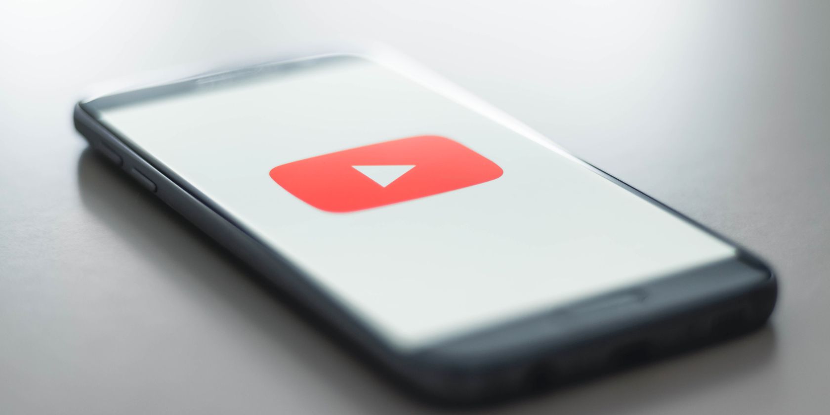 YouTube тестирует автоматический перевод видео