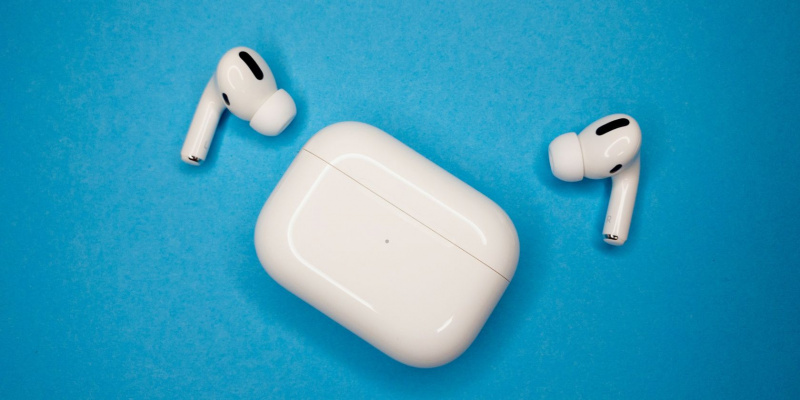 Echte draadloze oordopjes versus draadloze oortelefoons met nekband: wat is beter?
