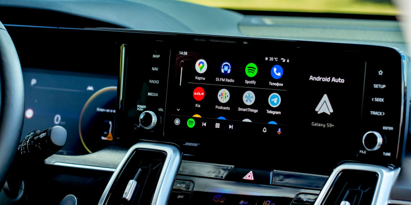   Android Auto pada sistem infotainment mobil