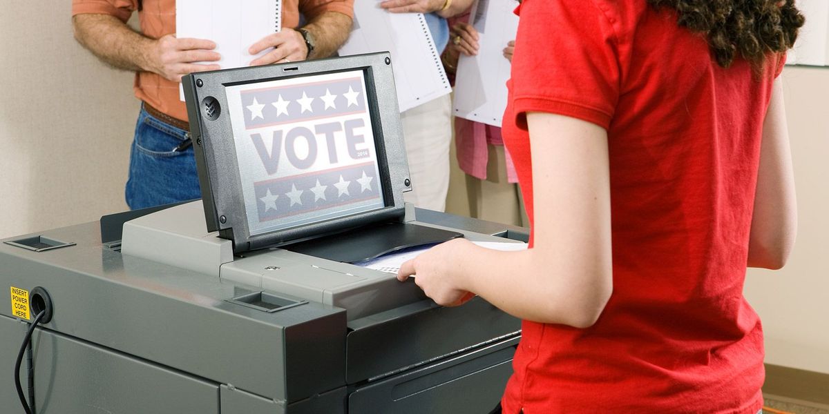 Com funciona el vot electrònic: avantatges i inconvenients contra el vot en paper