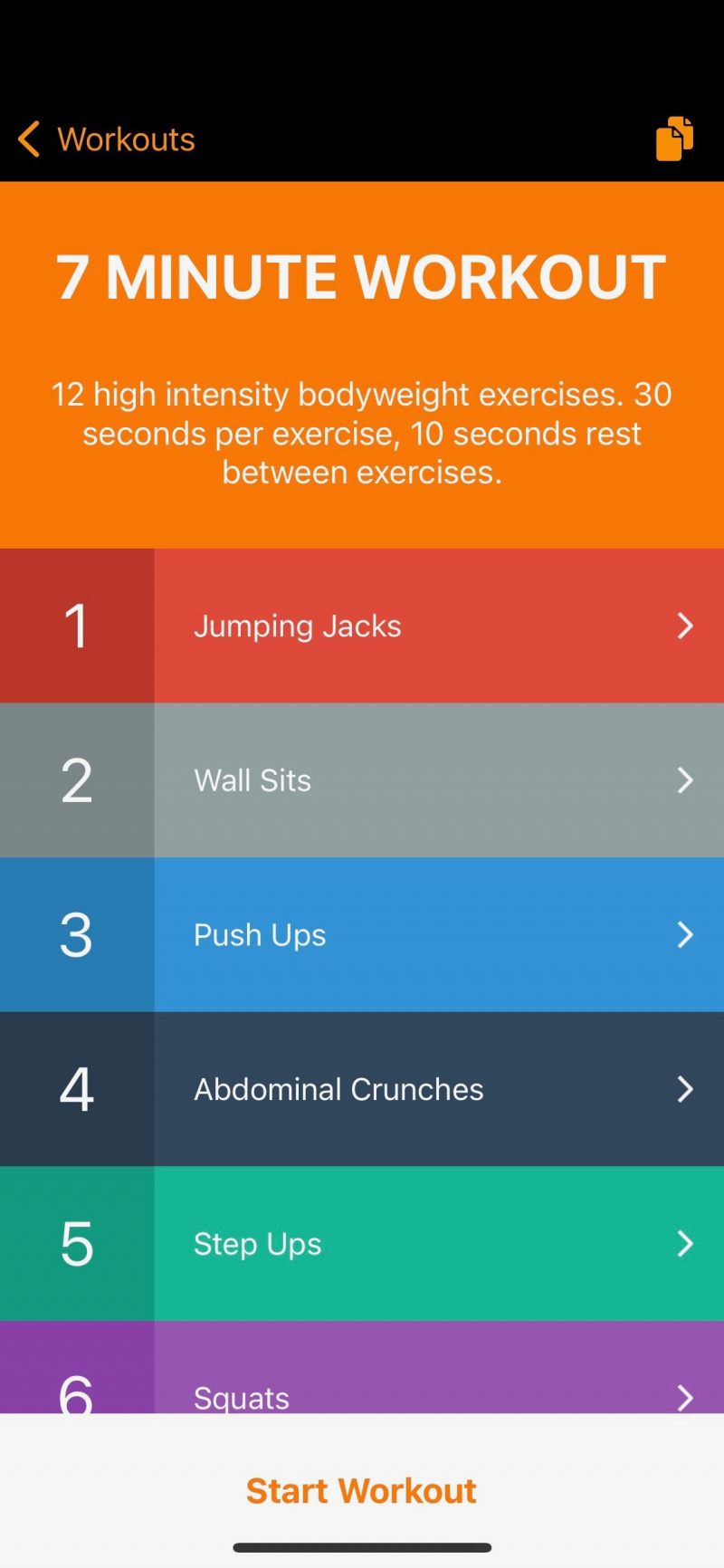   Snímka obrazovky aplikácie 7 Minute Workout zobrazujúca cvičenia v rámci tréningu
