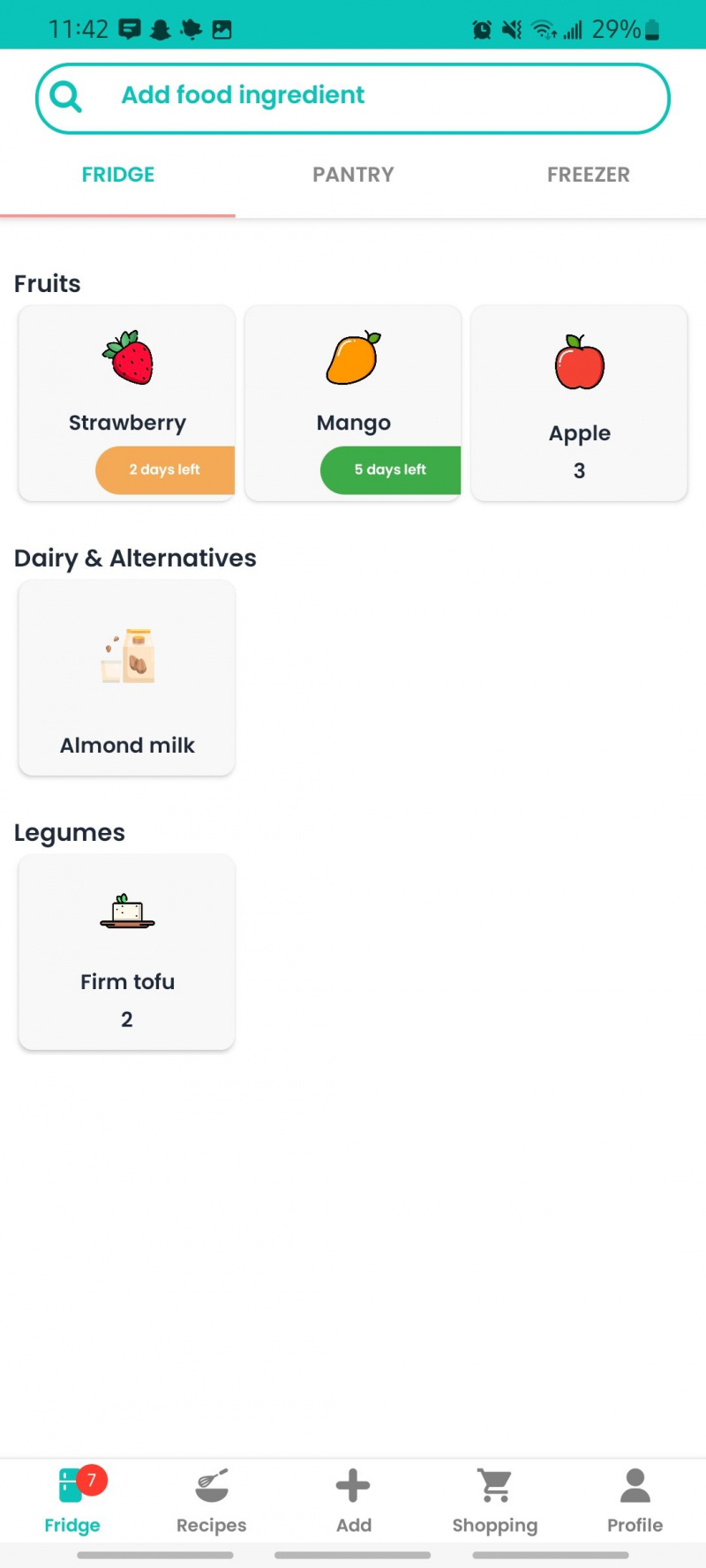   tela de geladeira do aplicativo emptymyfridge com ingredientes e datas de validade