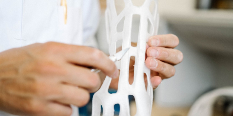   ta bort överskott från en 3D-printad skena